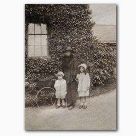 Photograph of Nicholas and Elizabeth Eliot with Nanny Stringer, Port Eliot Collection