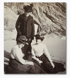 Emily St. Germans with Lady Ernestine Mt. Edgecombe and Bee Ellis, c. 1900 (Collection of Lord Herbert)